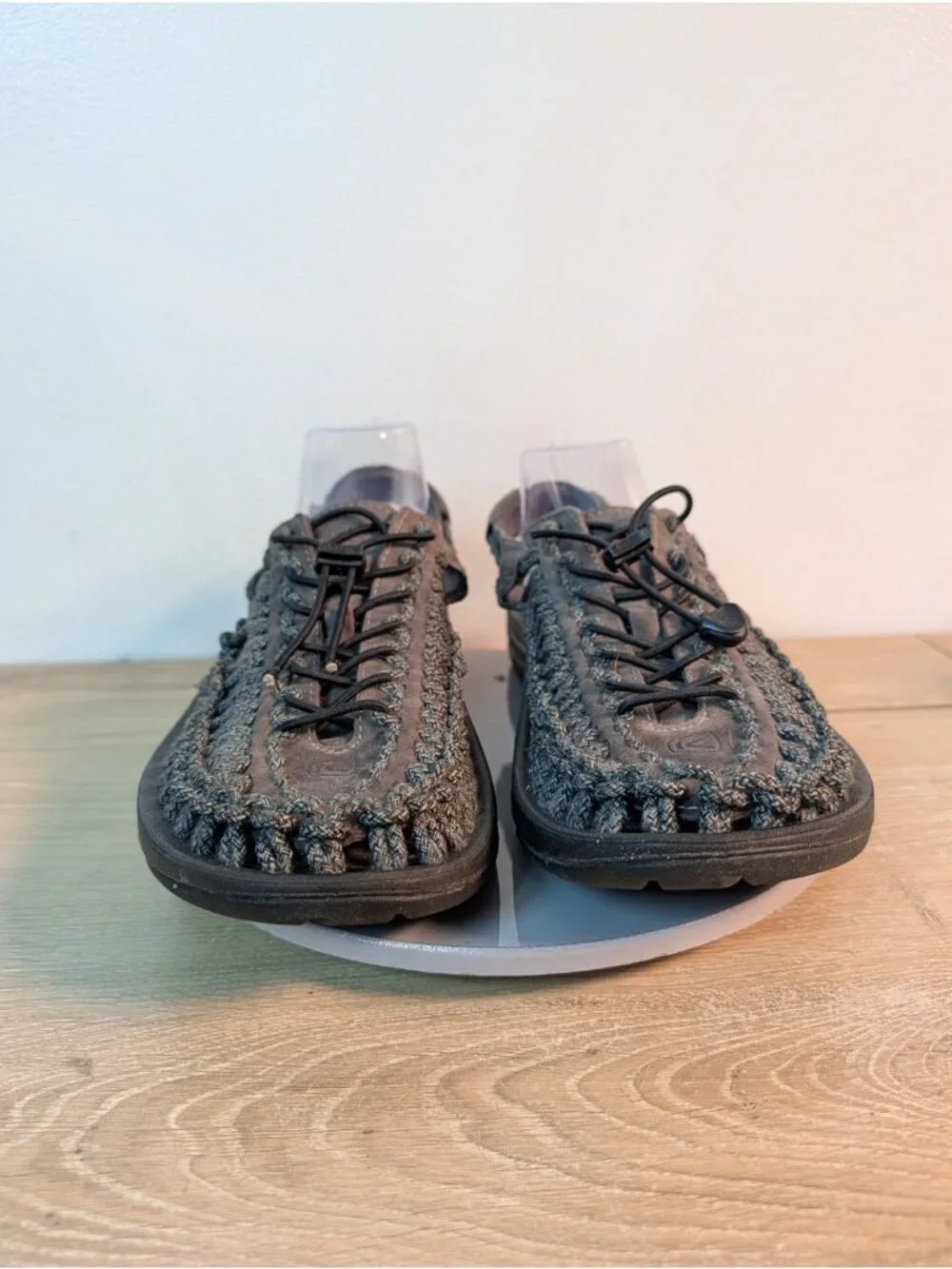 Keen Uneek Sneaker Water Shoe Black/Gray Men's Size 12 comfort casual